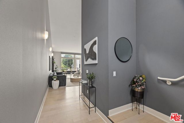 600 S Ridgeley Drive, Los Angeles CA: https://media.crmls.org/mediaz/dfc17ead-a294-4030-aec9-36718de57c0c.jpg