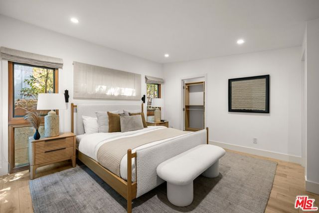 8811 Wonderland Avenue, Los Angeles CA: https://media.crmls.org/mediaz/dfc1aac3-e8ef-482c-94ee-5826bdc68684.jpg