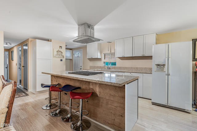 Detail Gallery Image 11 of 26 For 8811 Canoga Ave #353,  Canoga Park,  CA 91304 - 3 Beds | 2 Baths