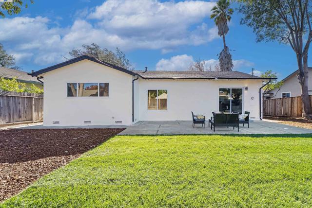 39850 Sundale Dr., Fremont CA: https://media.crmls.org/mediaz/dfc36e76-e386-4993-a4ec-f1b51af762fe.jpg