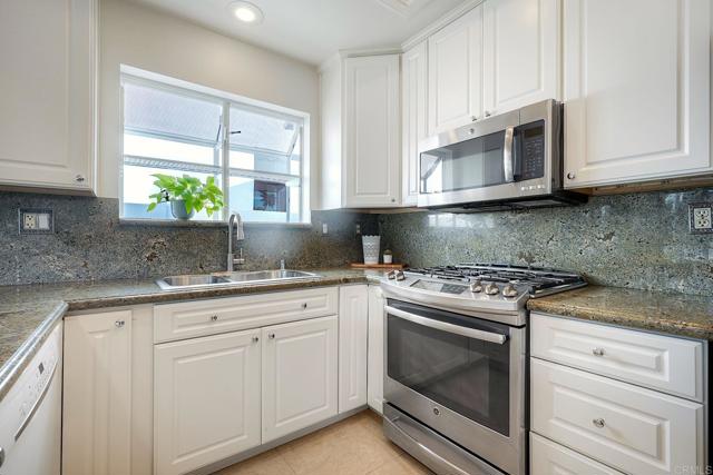 Detail Gallery Image 14 of 34 For 4619 Park Dr, Carlsbad,  CA 92008 - 2 Beds | 2 Baths