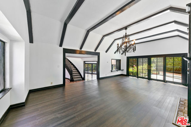 29528 Harvester Road, Malibu CA: https://media.crmls.org/mediaz/dfc3d01c-6727-4f32-8378-15cceeeb4392.jpg