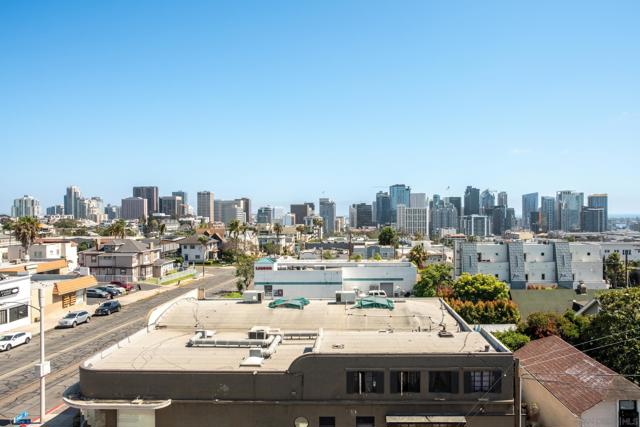 2330 1st Ave, San Diego CA: https://media.crmls.org/mediaz/dfc5699c-37c6-49b3-91aa-28953ad0b5fc.jpg