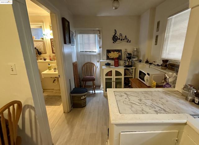 933 Kentucky St, Vallejo CA: https://media.crmls.org/mediaz/dfc781c2-4268-4d0c-9f98-330e3a9b36b1.jpg
