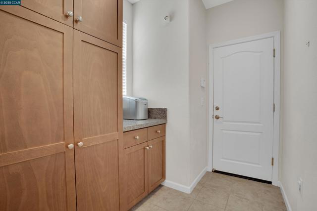 8275 Brookhaven Cir, Discovery Bay CA: https://media.crmls.org/mediaz/dfc7a321-992b-4ab6-ab9f-b82f92f31119.jpg