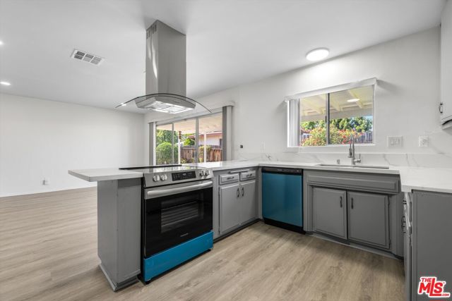 19717 Chase Street, Winnetka CA: https://media.crmls.org/mediaz/dfc82306-acd1-4549-aa83-9e48fa88846a.jpg