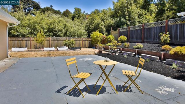 1209 Miner Ave, San Pablo CA: https://media.crmls.org/mediaz/dfc83d66-9068-4b3b-9885-dabd44745755.jpg