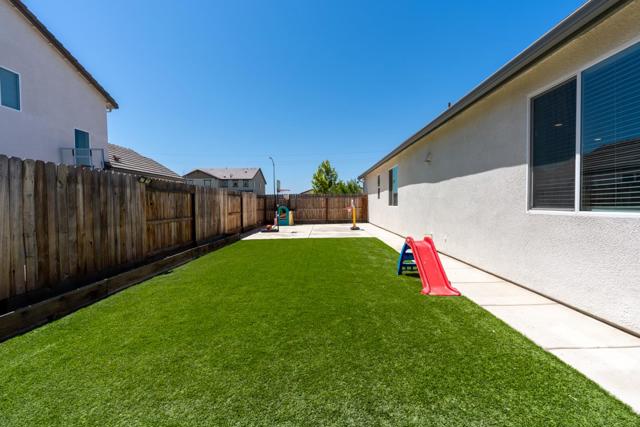 2040 Edwards Street, Los Banos CA: https://media.crmls.org/mediaz/dfc931ac-ddcd-45c0-ae0b-d9c202f12392.jpg