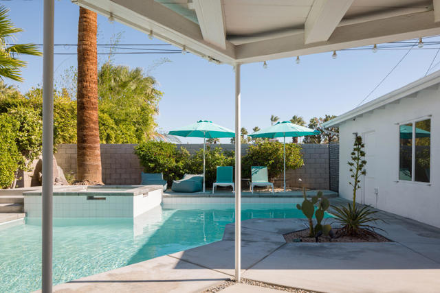 748 N Calle Rolph, Palm Springs CA: https://media.crmls.org/mediaz/dfc98129-431a-46bc-a0cd-c38ec968d3a5.jpg