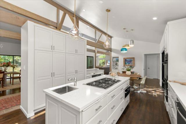 28140 Story Hill Lane, Los Altos Hills CA: https://media.crmls.org/mediaz/dfc98295-08d4-4759-b566-6d1b10f1e44d.jpg