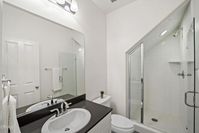 174 Stage Trail Road, Camarillo CA: https://media.crmls.org/mediaz/dfc9a0b0-326e-4154-9549-cc0caf54d136.jpg