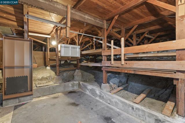 3348 Betty Ln, Lafayette CA: https://media.crmls.org/mediaz/dfc9c07d-fe6f-453b-ae5d-c1e3883e99c7.jpg