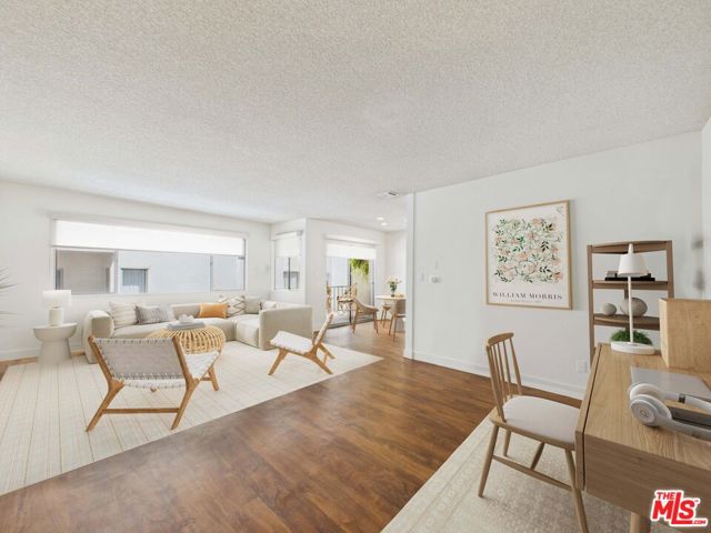 4573 Willis Avenue, Sherman Oaks CA: https://media.crmls.org/mediaz/dfc9e544-6e88-40fc-a570-927ca8696167.jpg