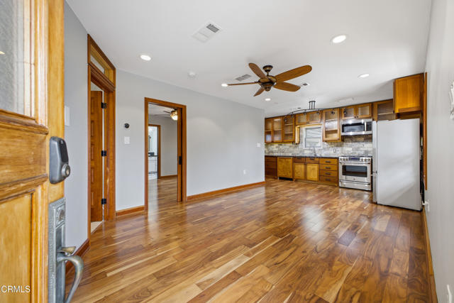 Detail Gallery Image 5 of 25 For 2163 E Del Mar Bld, Pasadena,  CA 91107 - 2 Beds | 2 Baths