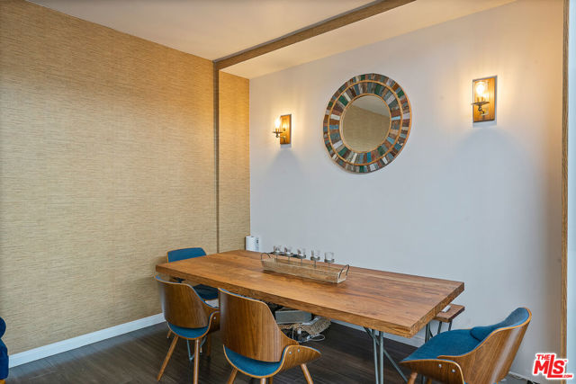 2175 S Beverly Glen Boulevard, Los Angeles CA: https://media.crmls.org/mediaz/dfca1b69-46c8-4f2f-b684-64ea76c30250.jpg