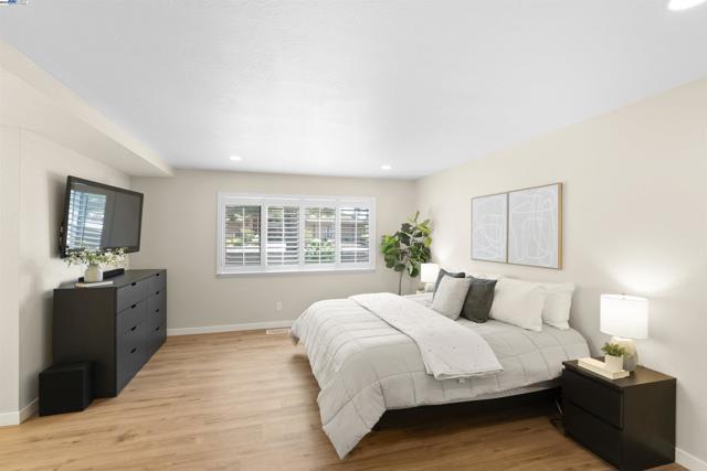 721 Woodmeadow Pl, Oakley CA: https://media.crmls.org/mediaz/dfca7f18-a7fb-4998-9a7b-75a25566dcee.jpg