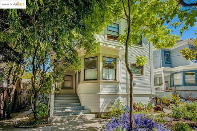1827 Berkeley Way, Berkeley CA: https://media.crmls.org/mediaz/dfcabb45-d170-4aa3-beb6-70fbe85e82fd.jpg