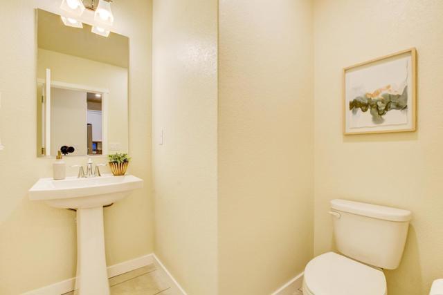 3515 Sparrow Court, West Sacramento CA: https://media.crmls.org/mediaz/dfcabe7a-e3cc-42d6-a31b-fca5f0f0c723.jpg