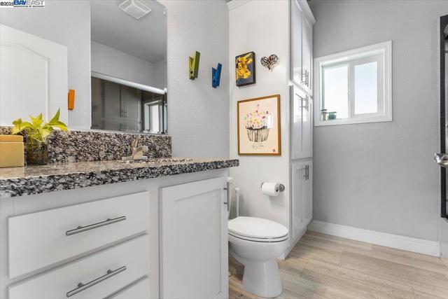 3015 E Bayshore Road #423, Redwood City CA: https://media.crmls.org/mediaz/dfcb3db5-30c3-474c-9e98-50df4f5781b2.jpg