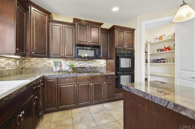 Detail Gallery Image 20 of 43 For 3436 Laurashawn Ln, Escondido,  CA 92026 - 3 Beds | 2/1 Baths