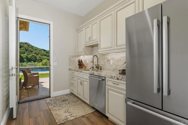 Detail Gallery Image 19 of 55 For 3960 Ibbetson St, Corona,  CA 92882 - 4 Beds | 4 Baths