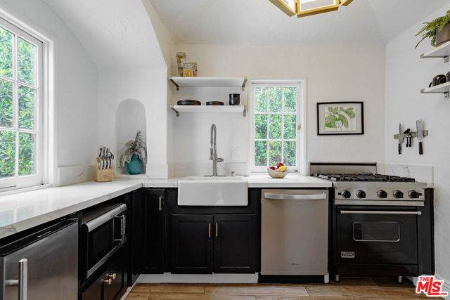 2251 N Cahuenga Boulevard, Los Angeles CA: https://media.crmls.org/mediaz/dfcbfca8-8bcc-482f-af35-269437bf8d43.jpg