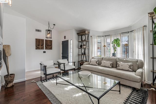 790 Britannia Dr., Vallejo CA: https://media.crmls.org/mediaz/dfcc9a42-cfe6-4525-8a96-ab7c04adb626.jpg