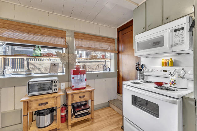 25585 Alderwood St Street, Idyllwild CA: https://media.crmls.org/mediaz/dfcca7d5-2b4f-495f-a522-ac03297c56a3.jpg