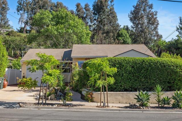 8455 Nentra St, La Mesa CA: https://media.crmls.org/mediaz/dfccab10-751d-48f6-93f7-fcc9b90810b9.jpg