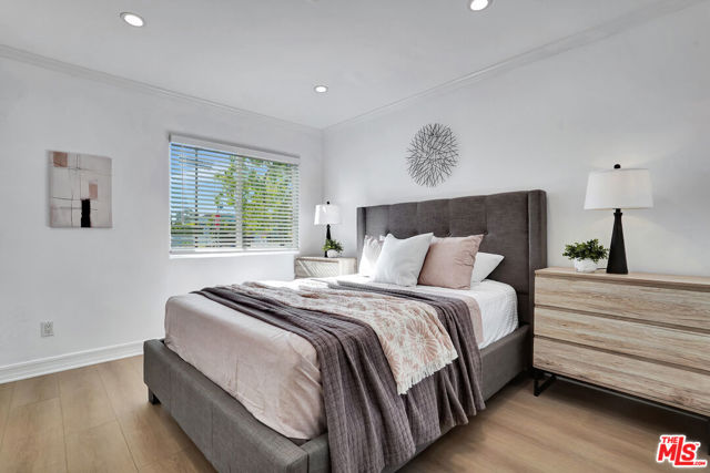 4476 Calhoun Avenue, Sherman Oaks CA: https://media.crmls.org/mediaz/dfcceb1d-90ea-4167-9ddc-400f492d494c.jpg