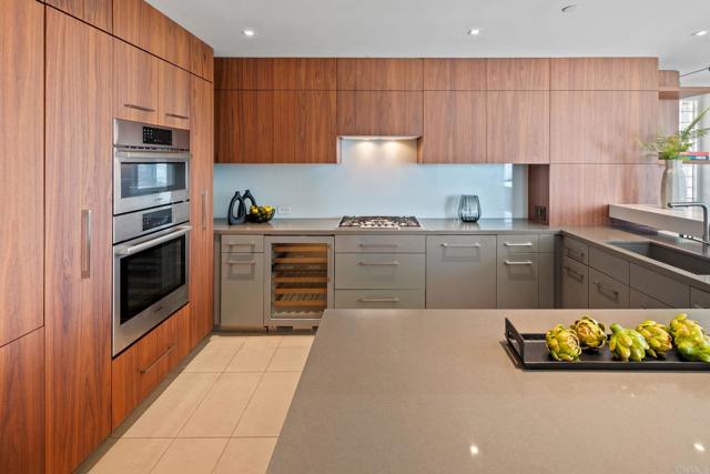 Detail Gallery Image 2 of 20 For 3415 6th Ave #14,  San Diego,  CA 92103 - 2 Beds | 2/1 Baths