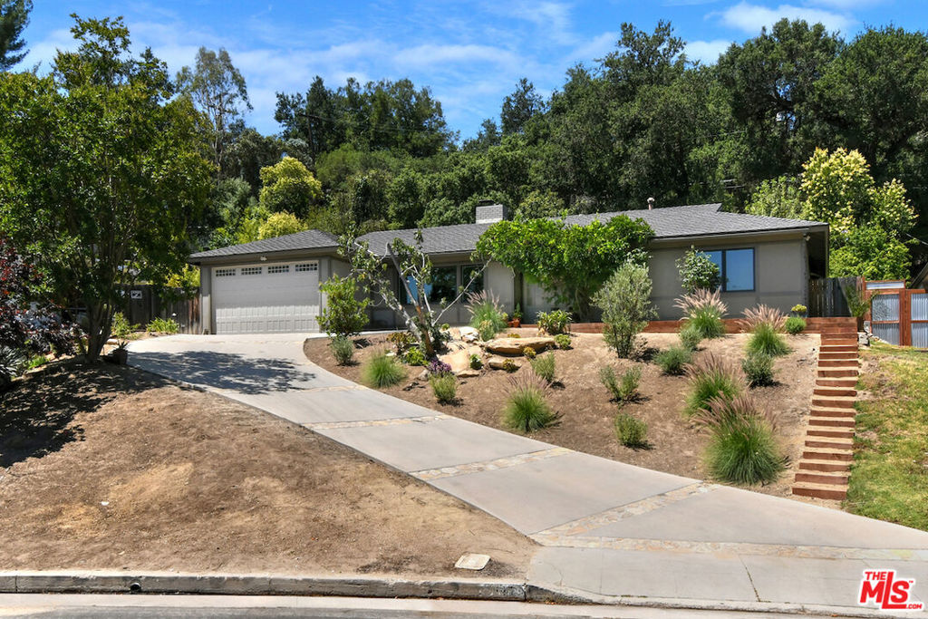 4647 Cerrillos Drive