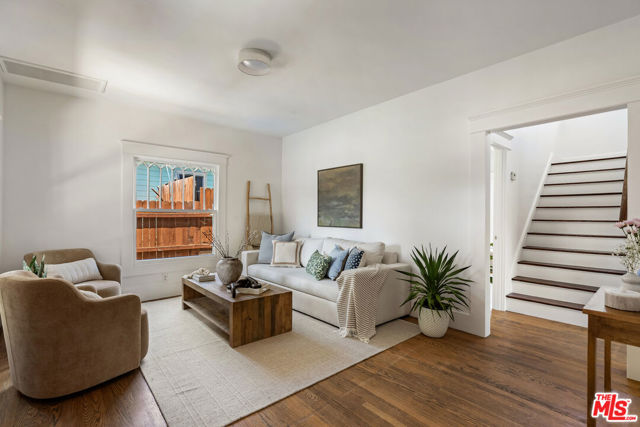 1022 N Marengo Avenue, Pasadena CA: https://media.crmls.org/mediaz/dfce647f-6309-42a7-8f95-c97f14cd5033.jpg