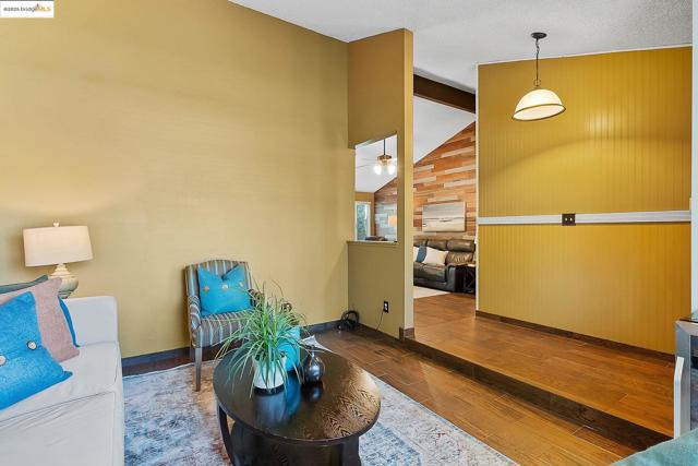 53 Zinfandel Ct, Oakley CA: https://media.crmls.org/mediaz/dfce831b-41c6-4824-bf76-e643f41697f9.jpg