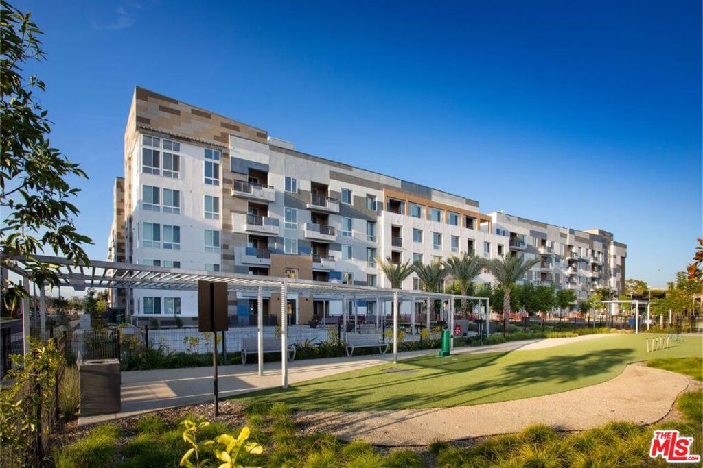 Dfcedfc4 2471 4508 8b7f B0900f53f6e9