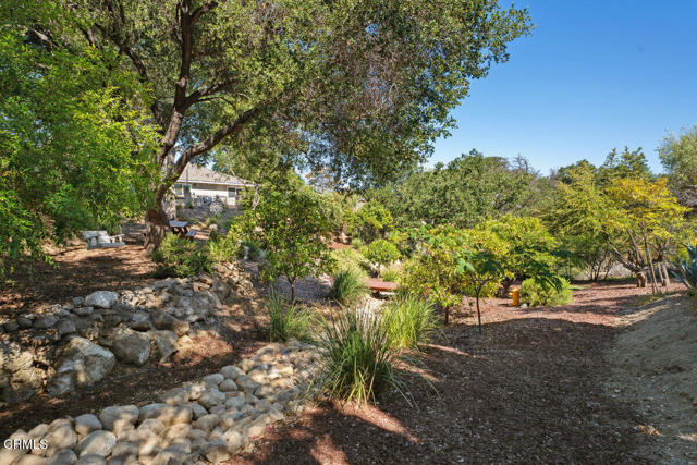354 Larch Crest Court, Newbury Park CA: https://media.crmls.org/mediaz/dfcee00b-7581-4c87-bfa6-df49358f8ff7.jpg
