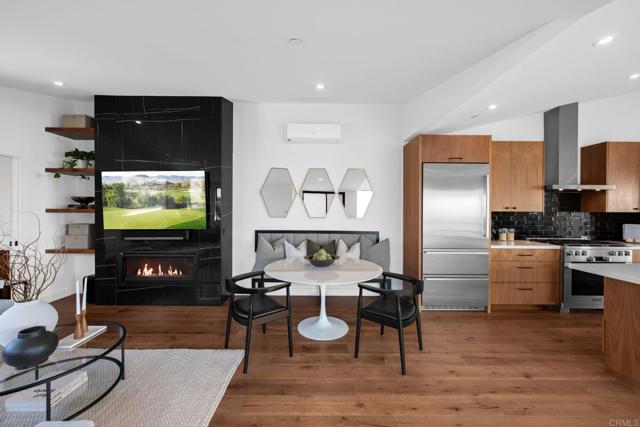 Detail Gallery Image 12 of 40 For 2172 Glasgow Ave, Cardiff By The Sea,  CA 92007 - 3 Beds | 3/1 Baths