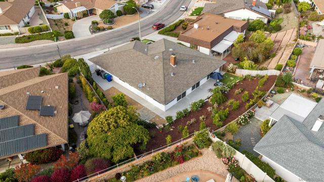 12195 San Tomas Pl, San Diego CA: https://media.crmls.org/mediaz/dfcfafc5-141a-4b2f-af8c-ab4d92a93395.jpg