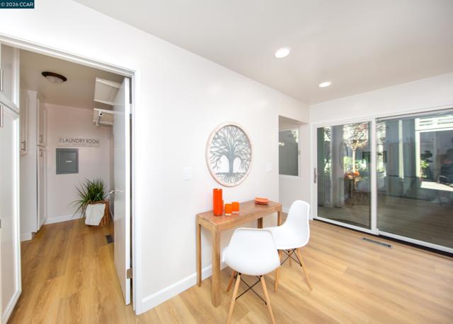 600 Terra California Dr, Walnut Creek CA: https://media.crmls.org/mediaz/dfcfb4f7-0973-4c23-a334-5a9e94c7fe68.jpg