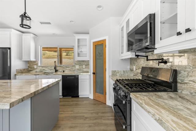 Detail Gallery Image 8 of 47 For 15670 Fruitvale Rd, Valley Center,  CA 92082 - 4 Beds | 2/1 Baths