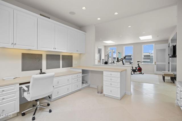 1135 Capri Way, Oxnard CA: https://media.crmls.org/mediaz/dfd1e826-aee3-48df-bc55-982dae8c84e1.jpg