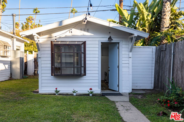 912 Victoria Avenue photo 38