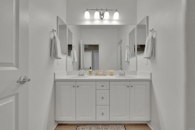 1132 Cherry Tree Lane, Vista CA: https://media.crmls.org/mediaz/dfd2c56e-c431-470f-985d-7c69b37a8581.jpg