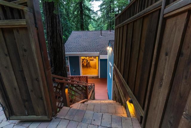 17981 Ogallala Warpath Road, Los Gatos CA: https://media.crmls.org/mediaz/dfd4d42c-4ad5-4804-9a3c-e0b0a4794fe0.jpg