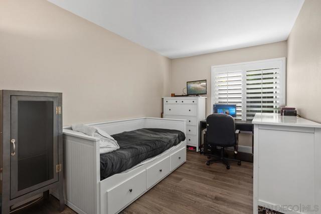 2112 Park Dale Ln, Encinitas CA: https://media.crmls.org/mediaz/dfd4fe5e-9996-4906-84c4-b4b3e35630a1.jpg