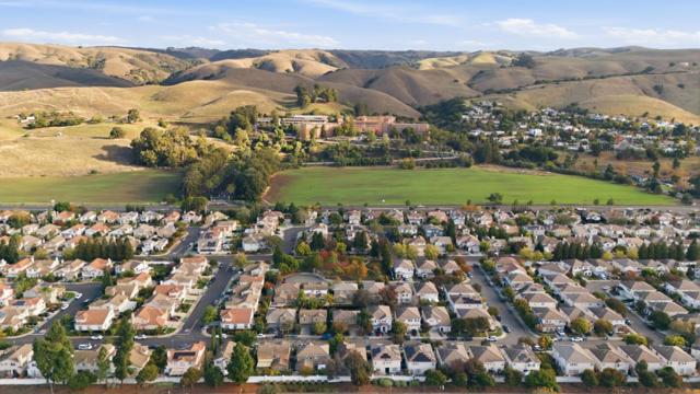 34298 Torrey Pine Lane, Union City CA: https://media.crmls.org/mediaz/dfd5ccac-e0ca-45f9-b0a7-076d12f6e8ba.jpg