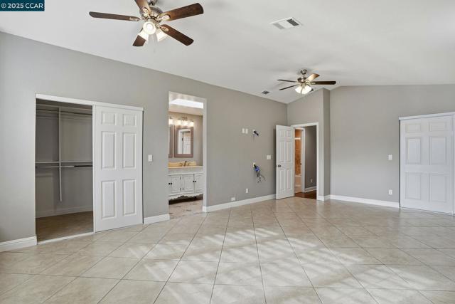 3025 Sunflower Dr, Antioch CA: https://media.crmls.org/mediaz/dfd66122-5bc7-4d9f-aad2-eaeff39c9a66.jpg