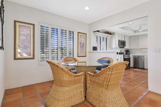 17 La Cerra Circle, Rancho Mirage CA: https://media.crmls.org/mediaz/dfd6b5b6-1e98-49c7-8f6f-22a65b96ab68.jpg