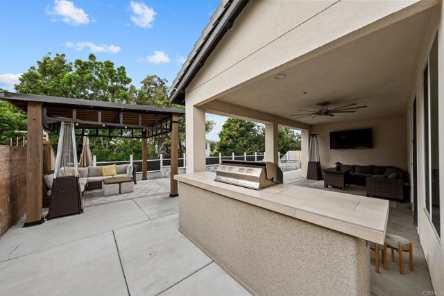 40359 Heirloom Court, Murrieta CA: https://media.crmls.org/mediaz/dfd6df08-24f1-427d-9cab-ca38b343261f.jpg