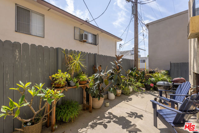 912 Hilldale, 3 photo 17